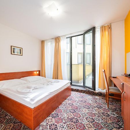 City Central De Luxe Прага Екстериор снимка