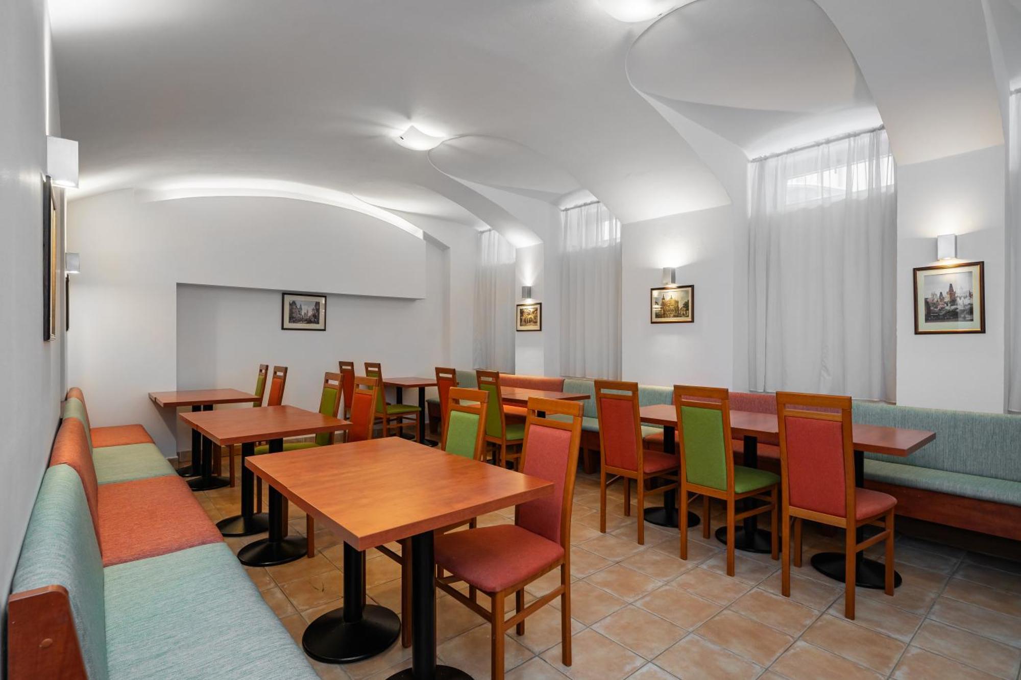 City Central De Luxe Прага Екстериор снимка